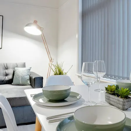 Stylish 2 Bedroom Flat - 15 Minutes To Liverpool City Centre Birkenhead Exterior photo