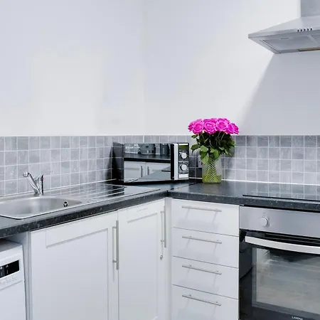 Stylish 2 Bedroom Flat - 15 Minutes To Liverpool City Centre Birkenhead Exterior photo