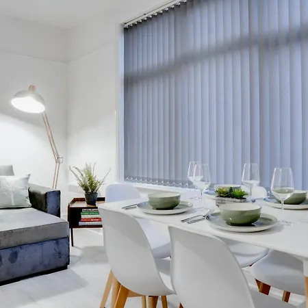 Stylish 2 Bedroom Flat - 15 Minutes To Liverpool City Centre Birkenhead Exterior photo