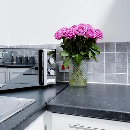 Stylish 2 Bedroom Flat - 15 Minutes To Liverpool City Centre Birkenhead Exterior photo