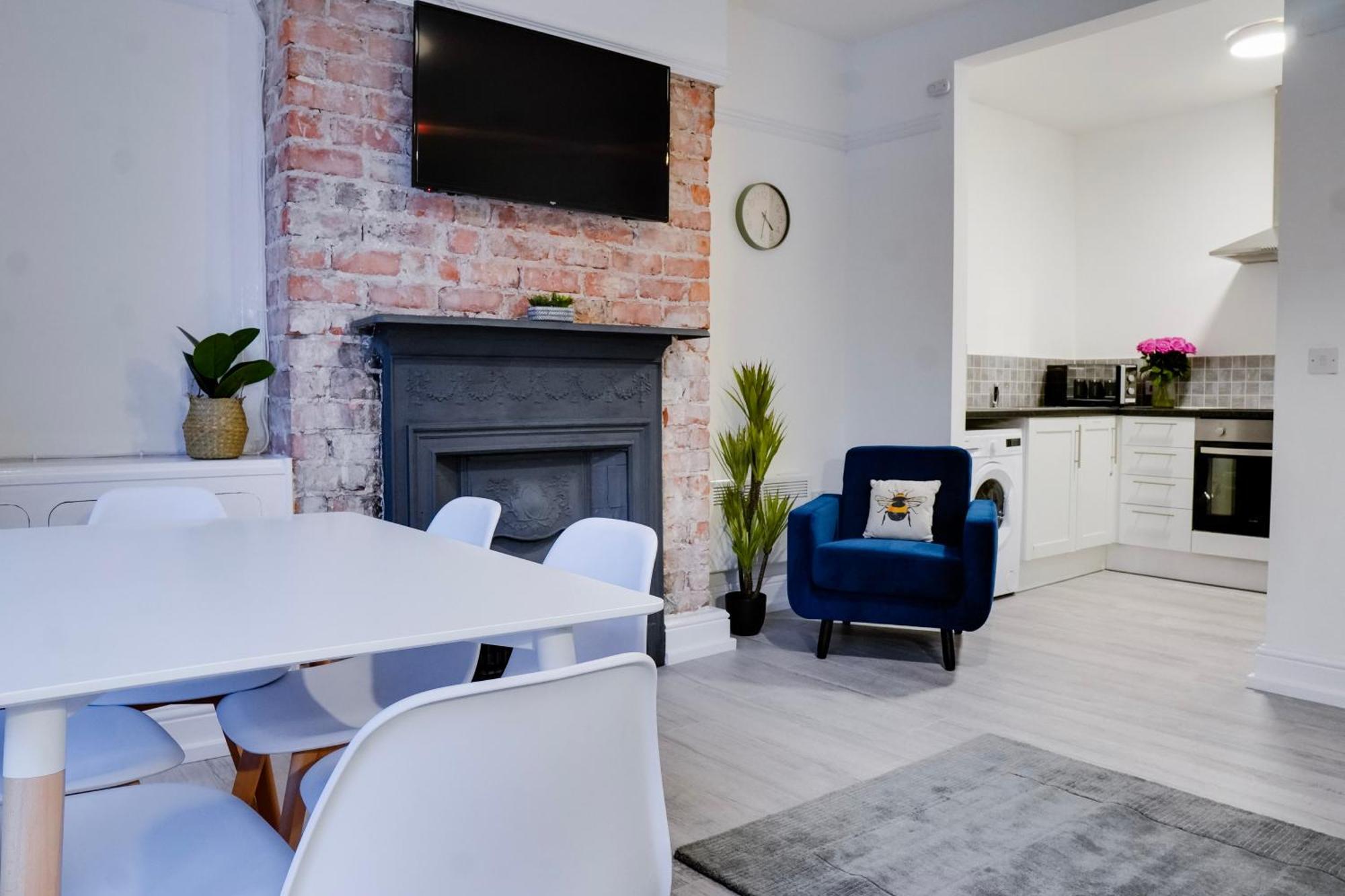 Stylish 2 Bedroom Flat - 15 Minutes To Liverpool Centre